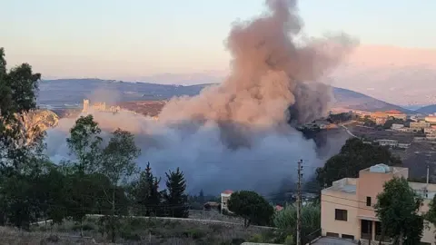 Israeli Airstrikes Strike Southeastern Lebanese Territory