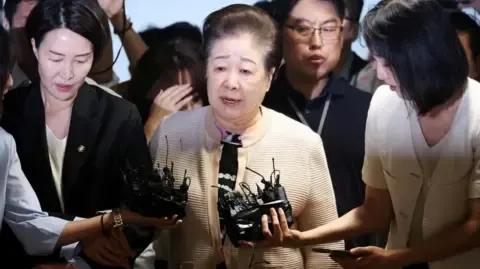 Disputed Church Leader Denies Gift-giving Allegations Against Former South Korean First Lady