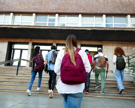 While Teen Boys Shift Toward Conservatism, the Rise of the 'New Chill Girl' Trend Becomes Visible